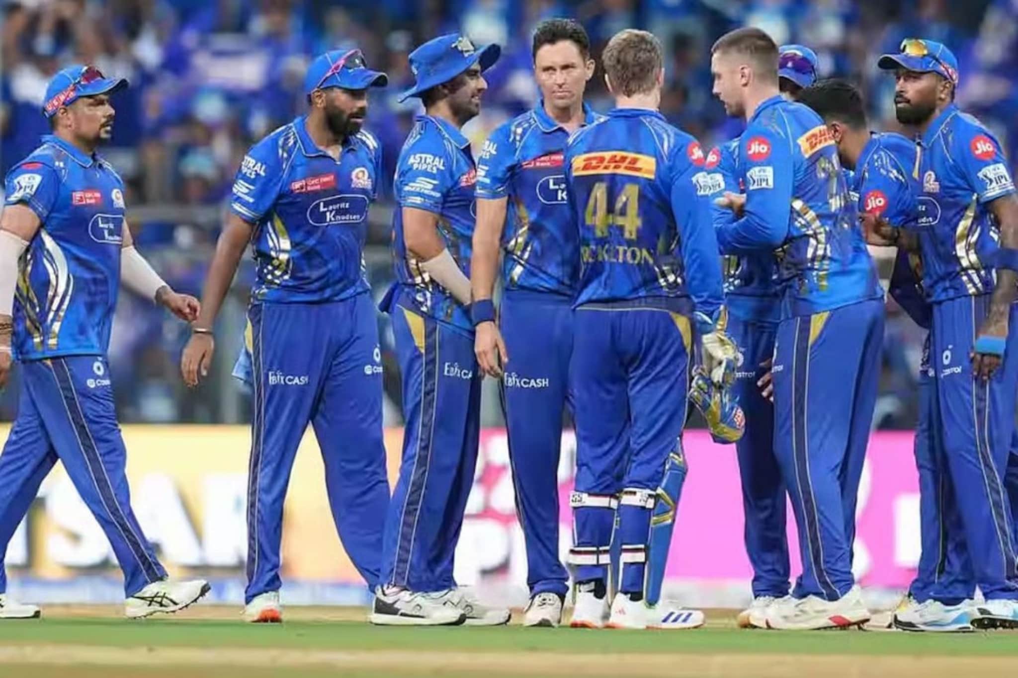 मुंबई इंडियन्सच्या खेळाडूला मोठा झटका, वर्ल्ड संघातून OUT, कोण आहे हा क्रिकेटर?