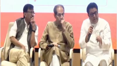 20 साल बाद शिवसेना भवन में राज ठाकरे भावुक: 'जेल से छूटने जैसा लग रहा है'.