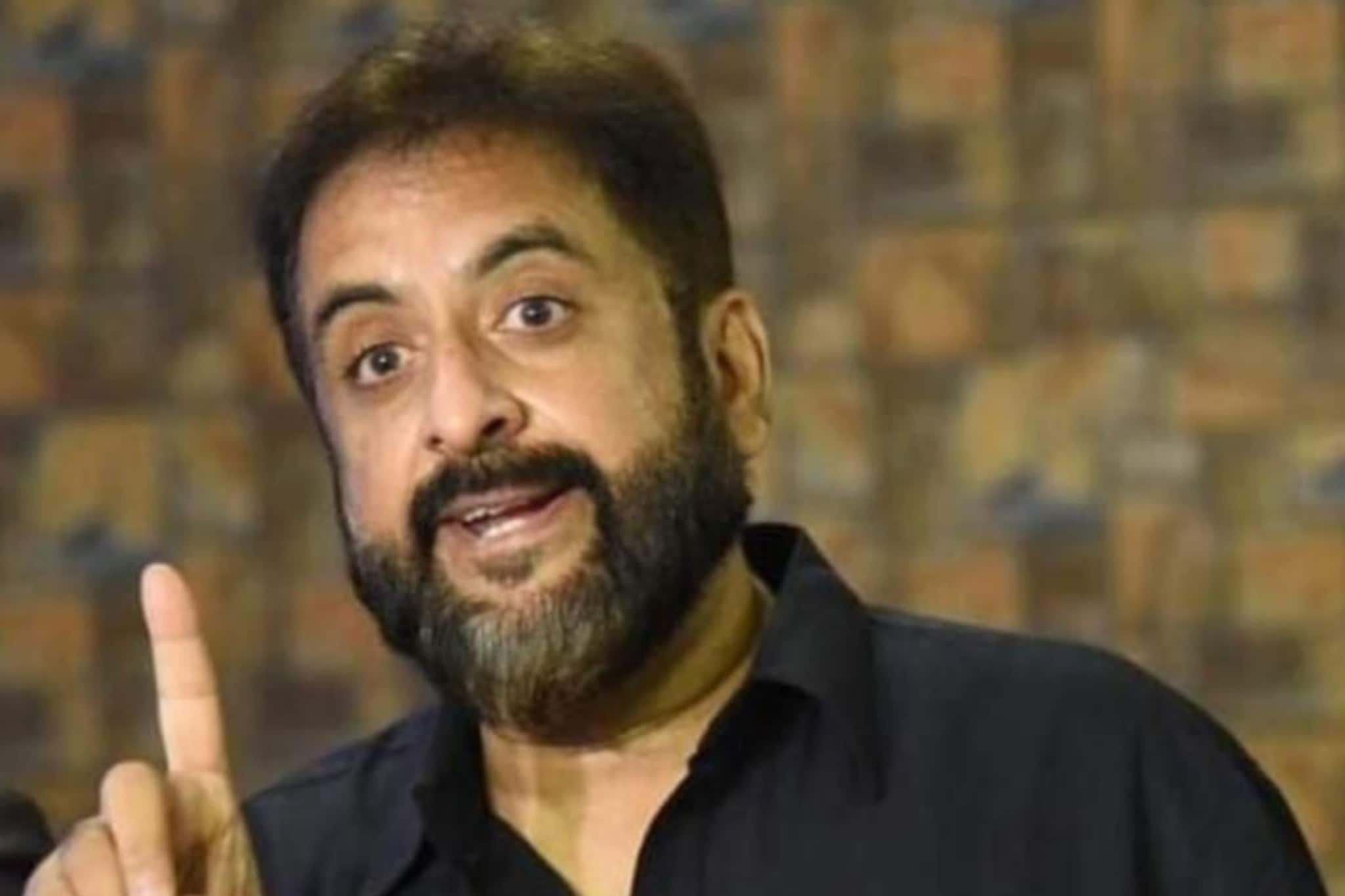 संभाजीनगरमधील हल्ल्यनंतर जलील माध्यमांसमोर, थेट हल्लेखोराच्या आकांची नावं घेतली संभाजीनगरमधील हल्ल्यनंतर जलील माध्यमांसमोर, थेट हल्लेखोराच्या आकांची नावं घेतली