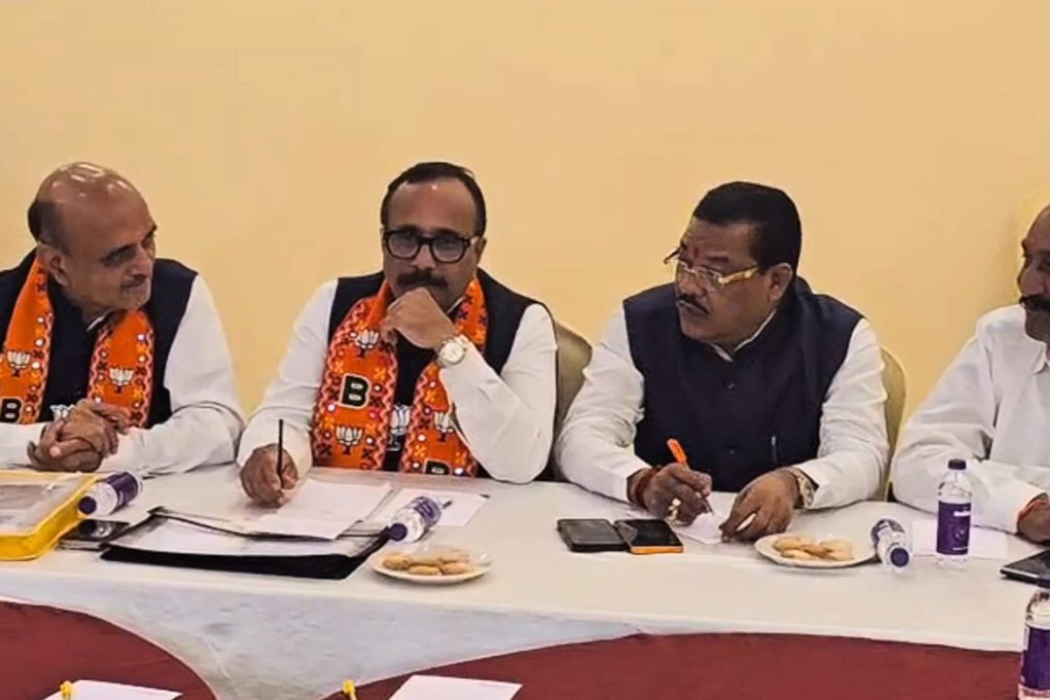 भाजप-सेनेकडून युतीची घोषणा, पण, सत्तारांच्या गडात BJP स्वबळावर लढणार