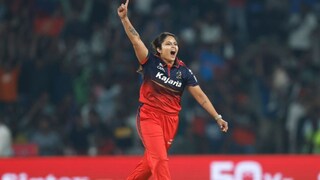 लिलावात अनसोल्ड, पण शेवटच्या क्षणी एन्ट्री, मराठमोळ्या सायलीने RCB ला 2 बॉलमध्ये जिंकवलं!