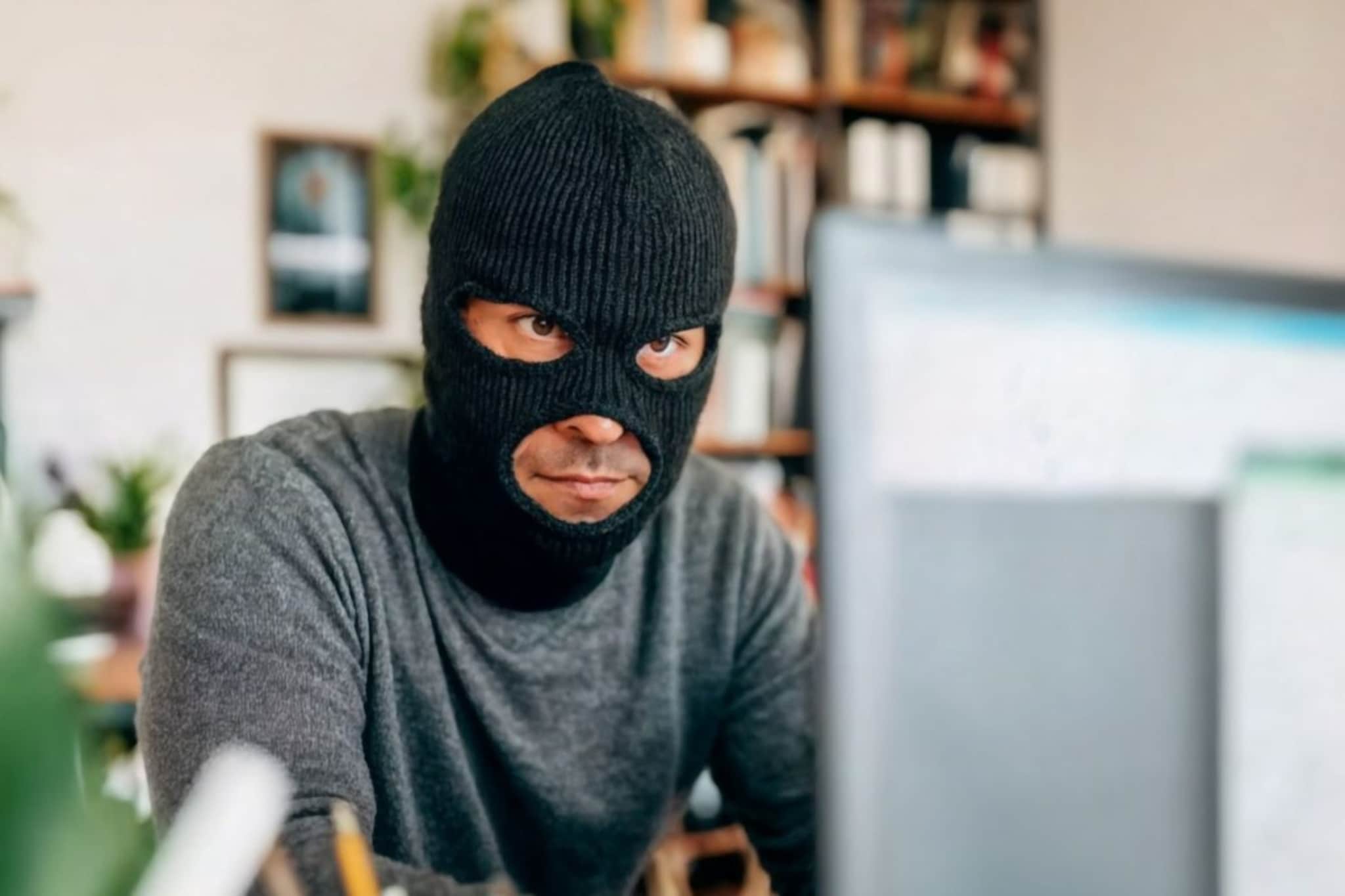 जगातील सर्वात जास्त चोरी होणारी वस्तू कोणती? लिस्टमध्ये ना सोनं आहे ना पैसे