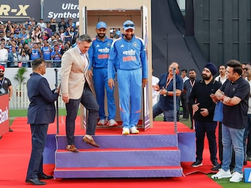 IND vs NZ : फेरवल जमलं नाही, पण रोहित-विराटला खास निरोप, नेमकं काय घडलं? IND vs NZ : फेरवल जमलं नाही, पण रोहित-विराटला खास निरोप, नेमकं काय घडलं?