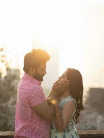 बिग बॉस वीनरच्या प्रेमात आकंठ बुडाली सौंदर्या, विशाल-मृगसीचे रोमँटिक फोटो