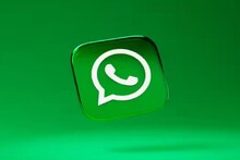 WhatsAppचं नवं जबरदस्त फीचर! आता प्रोफाइल फोटोसह लावता येईल कव्हर ईमेज