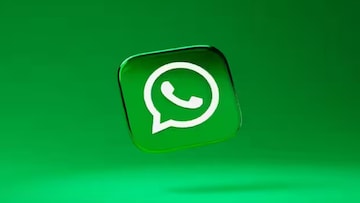 WhatsAppचं नवं जबरदस्त फीचर! आता प्रोफाइल फोटोसह लावता येईल कव्हर ईमेज