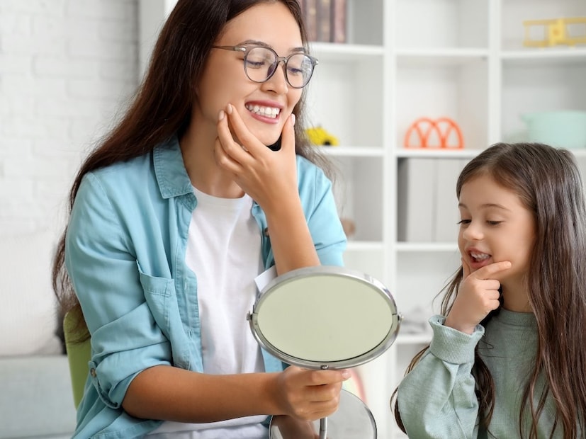 मराठी भाषेचा अभिमान आणि तिचं वेगळेपण सांगताना आपण नेहमी अभिमानाने एक अक्षर उच्चारतो, ते म्हणजे 'ळ'. तुम्ही जर नीट पाहिलं असेल तर हिंदीच्या वर्नमालेत देखील 'ळ' हा अक्षर नाही. त्यामुळे हिंदी भाषिकाला किंवा इतर भाषा बोलणाऱ्या 'ळ' चा उच्चर येत नाही किंवा ते बोलणं कठिण जातं. मराठी भाषेचा अभिमान आणि तिचं वेगळेपण सांगताना आपण नेहमी अभिमानाने एक अक्षर उच्चारतो, ते म्हणजे 'ळ'. तुम्ही जर नीट पाहिलं असेल तर हिंदीच्या वर्नमालेत देखील 'ळ' हा अक्षर नाही. त्यामुळे हिंदी भाषिकाला किंवा इतर भाषा बोलणाऱ्या 'ळ' चा उच्चर येत नाही किंवा ते बोलणं कठिण जातं.