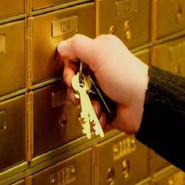 Bank Locker Rules : बँकेच्या लॉकरमधून सोनं गायब झालं तर त्यासाठी कारणीभूत कोण?