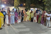 18 ट्रान्सजेंडर बांगलादेशी नागरिकांना पकडलं, मुंबई पोलिसांची मोठी कारवाई