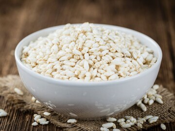 भेळ खायची इच्छा झालीय, मुरमुरे संपलेत? प्रेशर कुकरमध्ये काही मिनिटांत होतील तयार