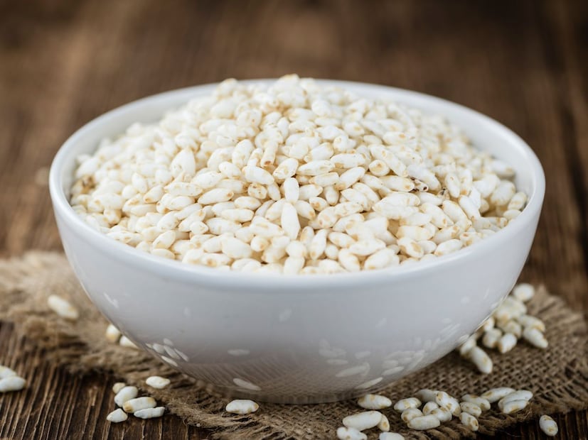 कोडरमा येथील कुशल गृहिणी राधिका प्रजापती यांनी घरी मुरमुरे बनवण्याची एक सोपी पद्धत सांगितली आहे. त्यांच्यामते, घरी बनवलेले मुरमुरे फ्रेश आणि स्वच्छ असतात. तसेच ते घरी बनवताना फक्त साधेच न बनवता तुम्ही त्यांना वेगवेगळे फ्लेवरदेखील देऊ शकतात. कोडरमा येथील कुशल गृहिणी राधिका प्रजापती यांनी घरी मुरमुरे बनवण्याची एक सोपी पद्धत सांगितली आहे. त्यांच्यामते, घरी बनवलेले मुरमुरे फ्रेश आणि स्वच्छ असतात. तसेच ते घरी बनवताना फक्त साधेच न बनवता तुम्ही त्यांना वेगवेगळे फ्लेवरदेखील देऊ शकतात.