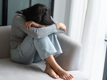 या सवयी सांगतात आत्मविश्वास झालाय कमी! वेळीच सावरा, नाहीतर गमवाल सेल्फ रिस्पेक्ट