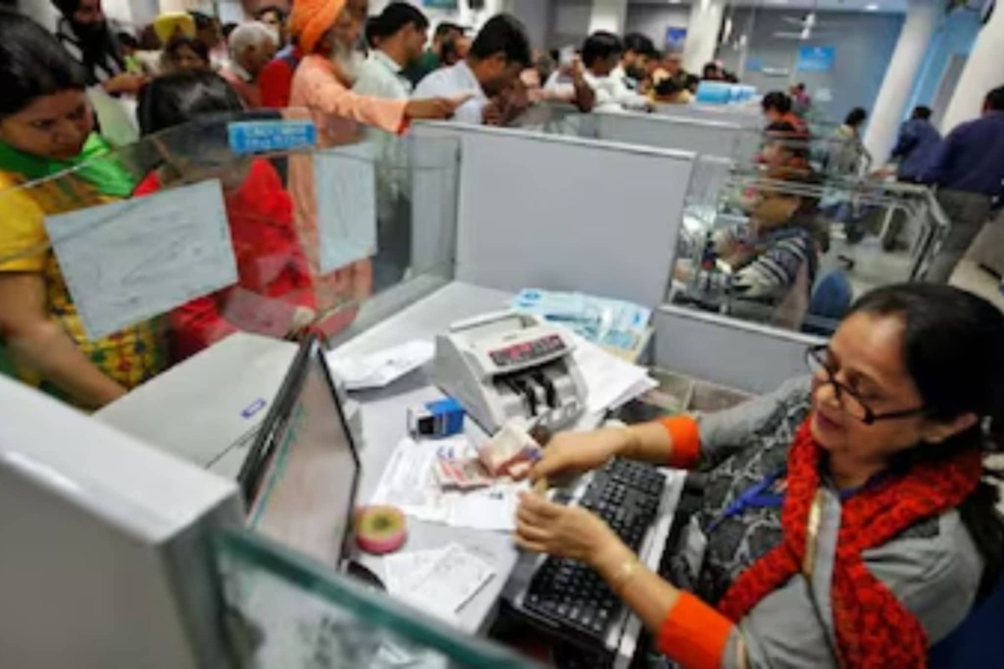 सरकारी सुट्टी असूनही बँका सुरू राहणार, अचानक असा निर्णय का घेतला?