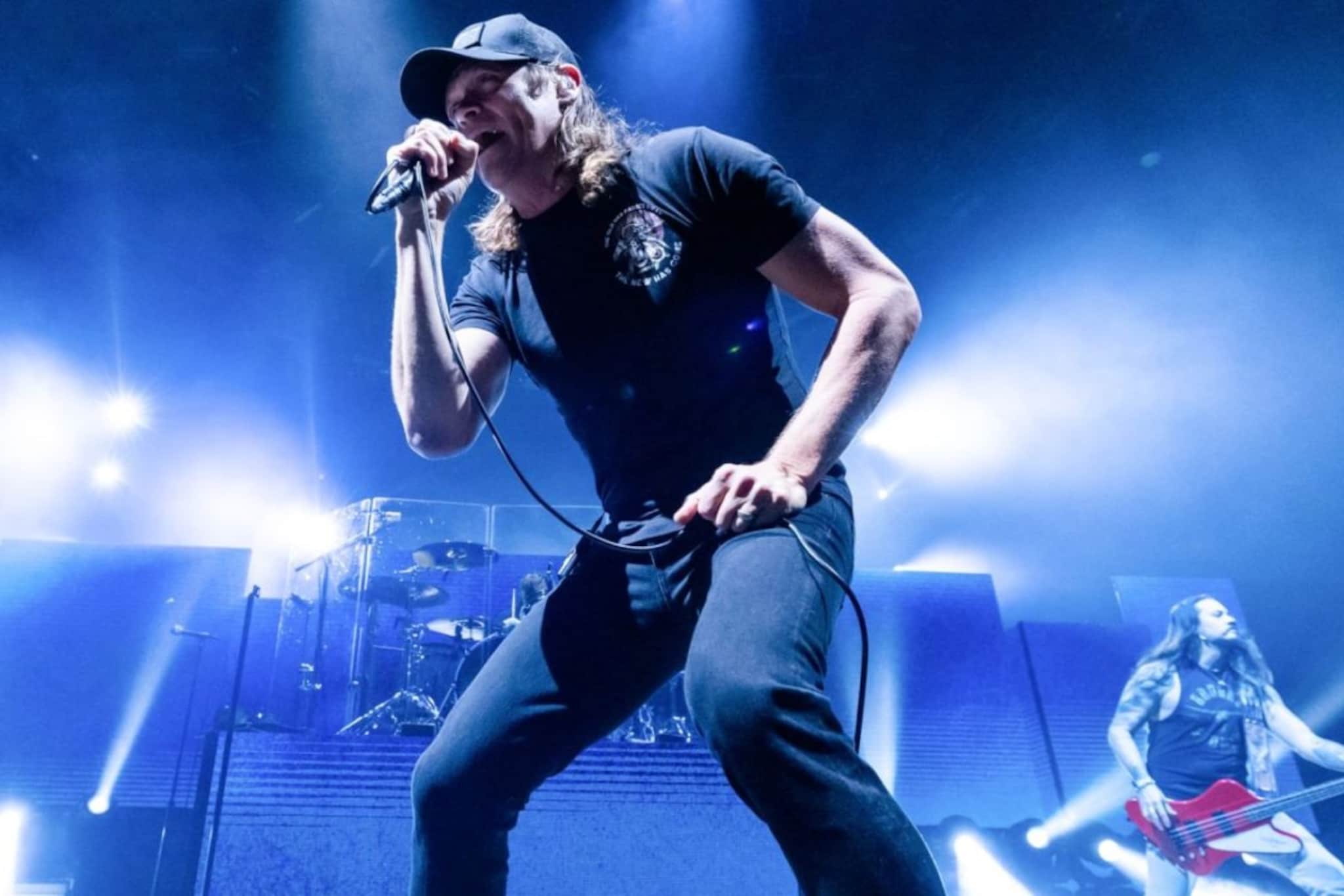 प्रसिद्ध गायकाची कर्करोगाशी झुंज अपयशी, वयाच्या 47 व्या वर्षी घेतला अखेरचा श्वास