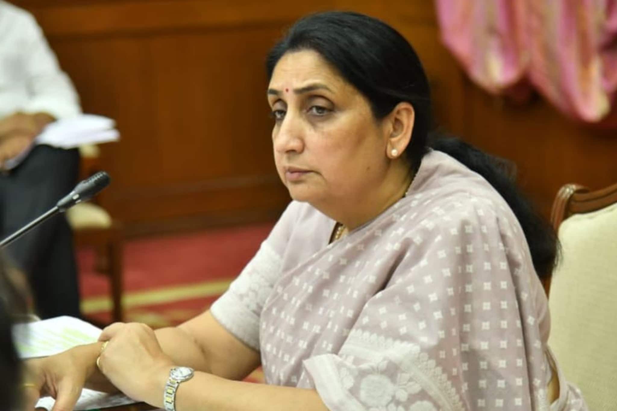 राष्ट्रवादीमध्ये मोठी घडामोड, सुनेत्रा पवार यांच्यावर मोठी जबाबदारी,औपचारिकता...