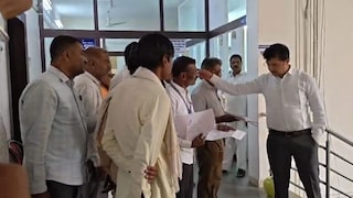 धाराशिव जिल्हाधिकारी कार्यालयात गोंधळ धाराशिव जिल्हाधिकारी कार्यालयात गोंधळ