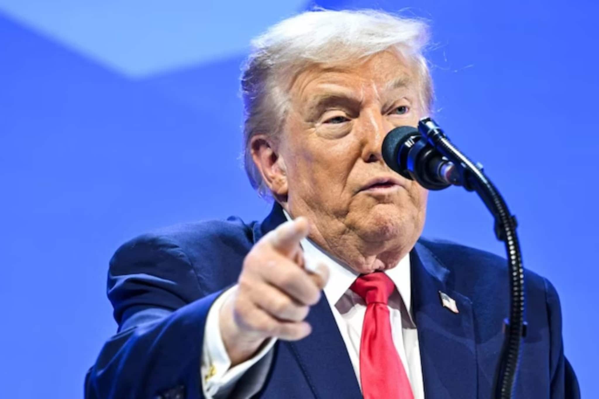 अमेरिकेच्या सुप्रीम कोर्टाचा ट्रम्प यांना मोठा दणका; टॅरिफ बेकायदेशीर ठरवले