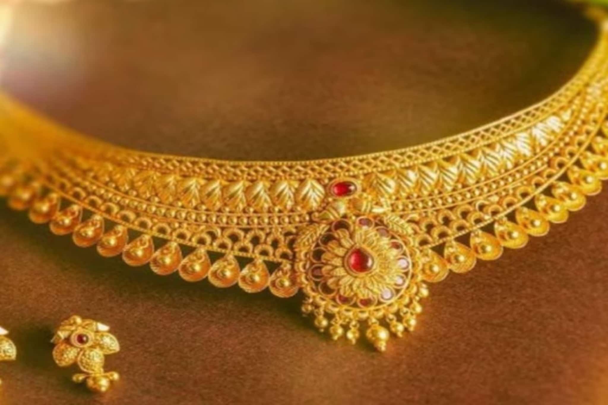 दुबईहून सोनं आणून विकणं फायदेशीर आहे? की होईल तोटा? पाहा नियम 