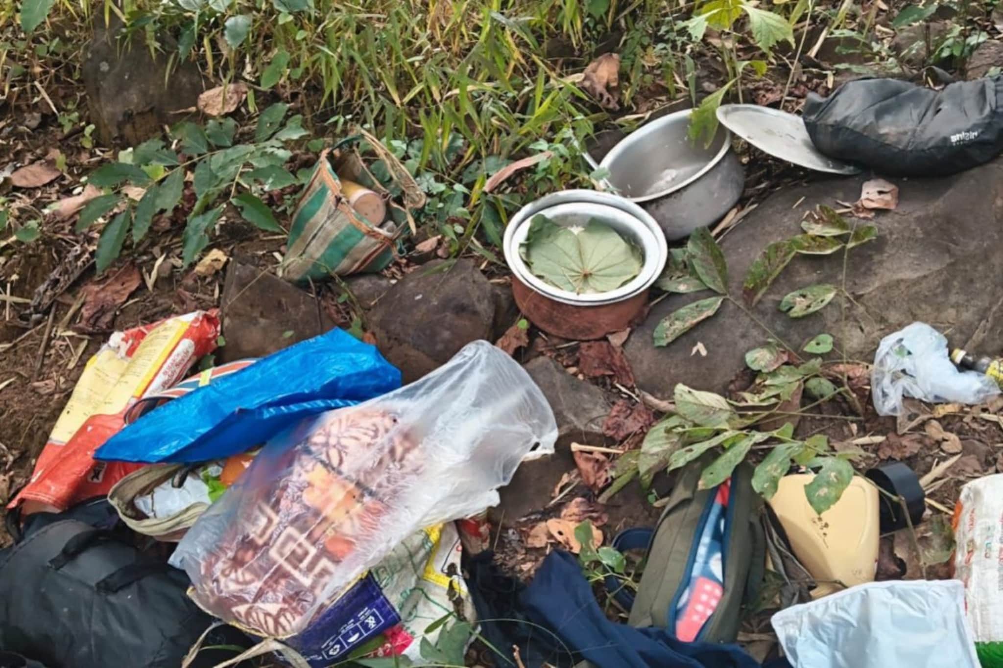 25 लाख रुपयांचे बक्षीस नावावर असलेल्या माओवादी नेत्यासह सात जण ठार 25 लाख रुपयांचे बक्षीस नावावर असलेल्या माओवादी नेत्यासह सात जण ठार