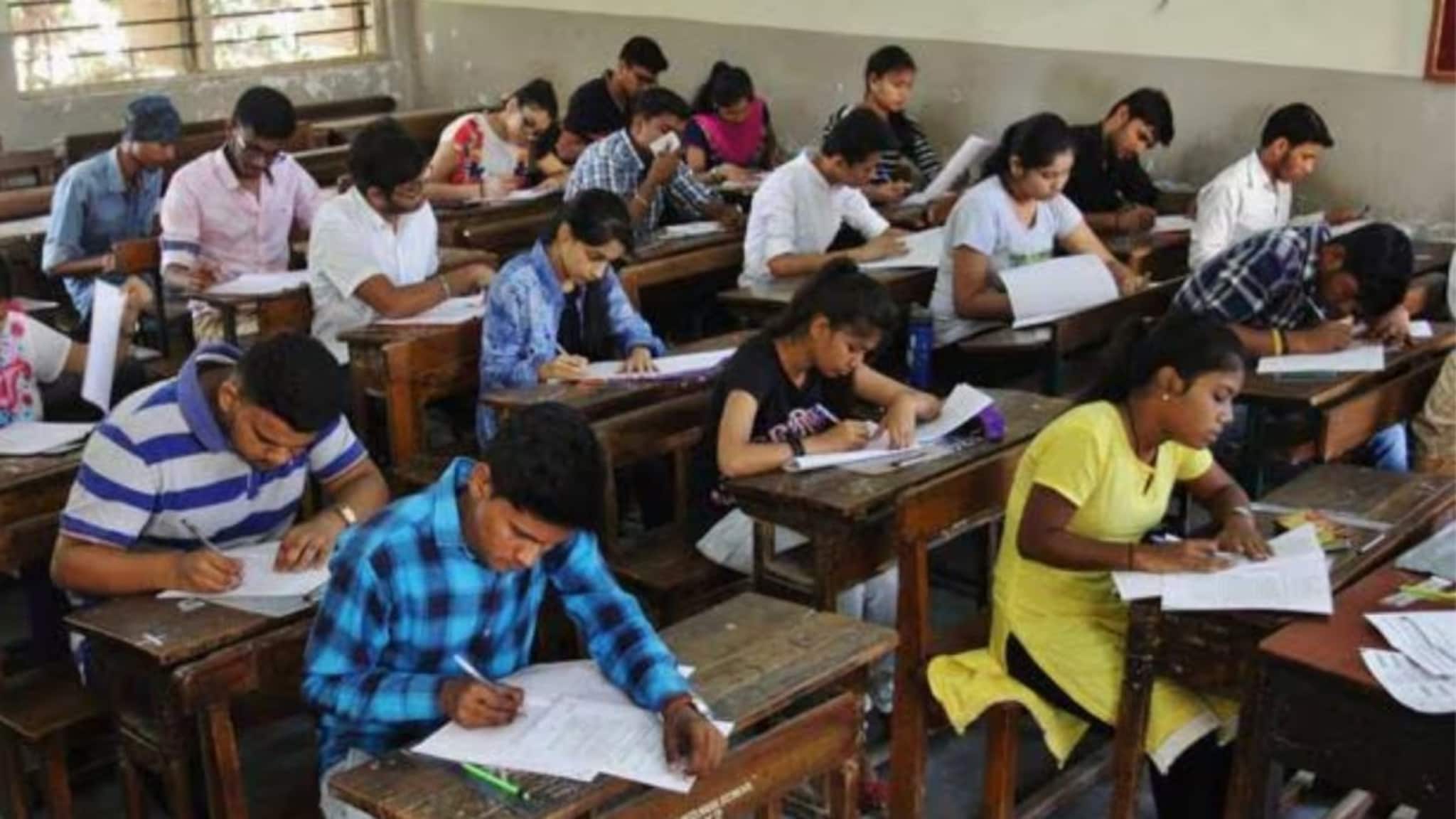 महाराष्ट्रात कॉपीचा नवा पॅटर्न,बारावीच्या पेपरला चक्क ChatGPT वरून उत्तरं