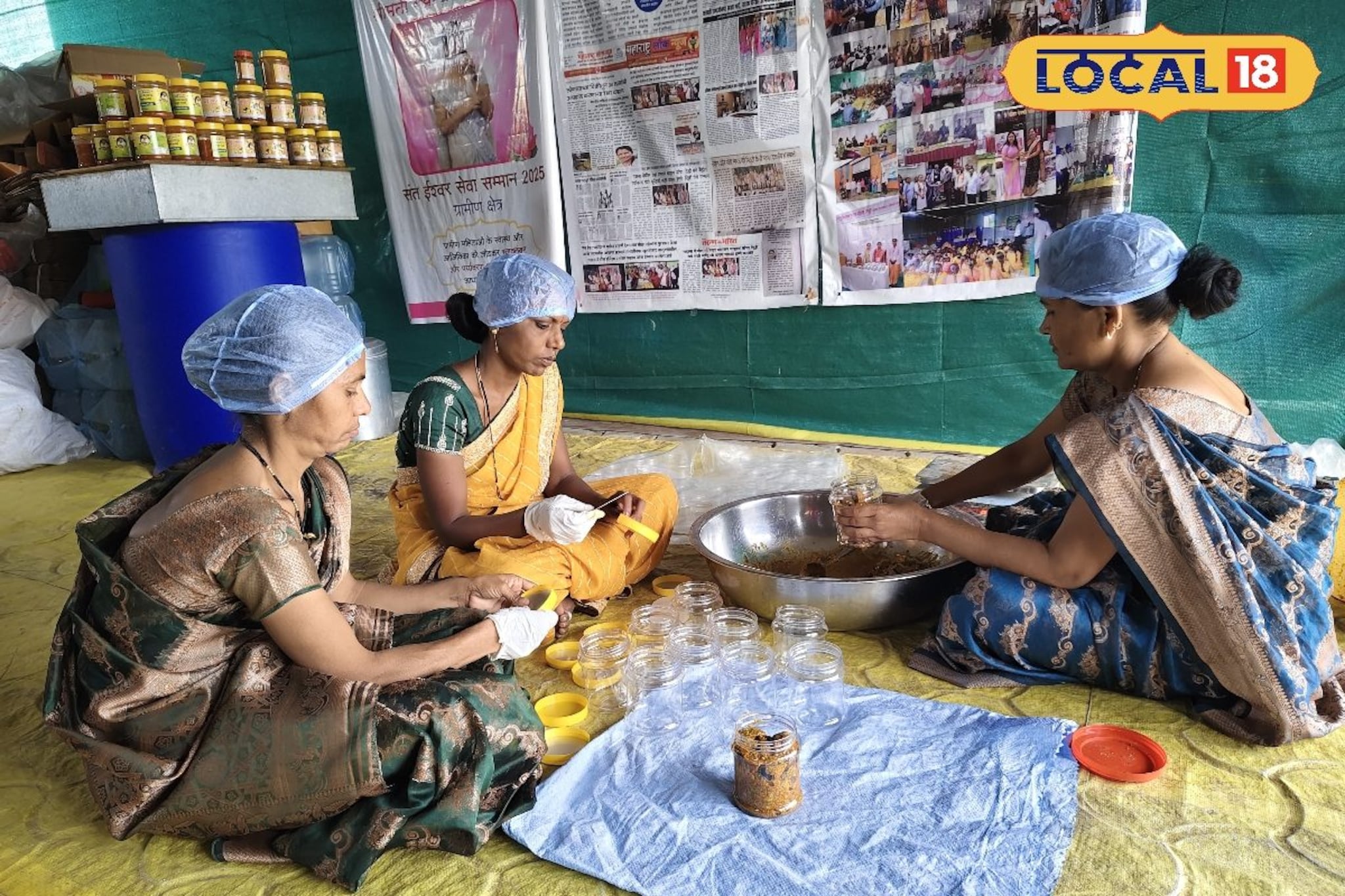 अचानक नोकरी गेली, रेखा यांनी उभारला लोणचे व्यवसाय, वर्षाला 30 लाखांची उलाढाल
