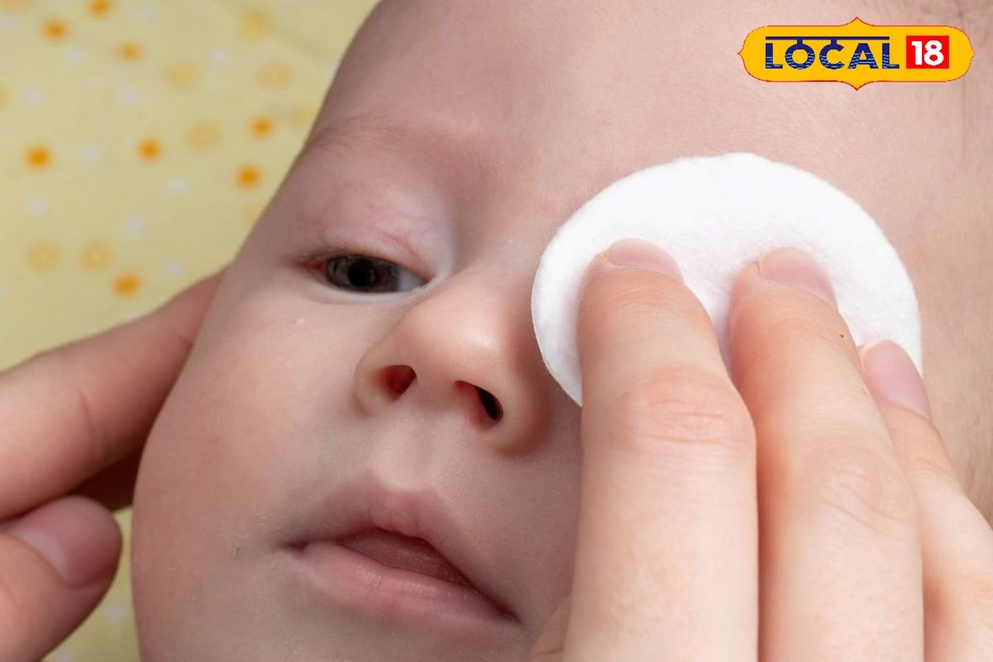 रासायनिक काजळामुळे डोळ्यांना धोका? वेळीच घ्या अशी काळजी, सोप्या टिप्सचा Video रासायनिक काजळामुळे डोळ्यांना धोका? वेळीच घ्या अशी काळजी, सोप्या टिप्सचा Video