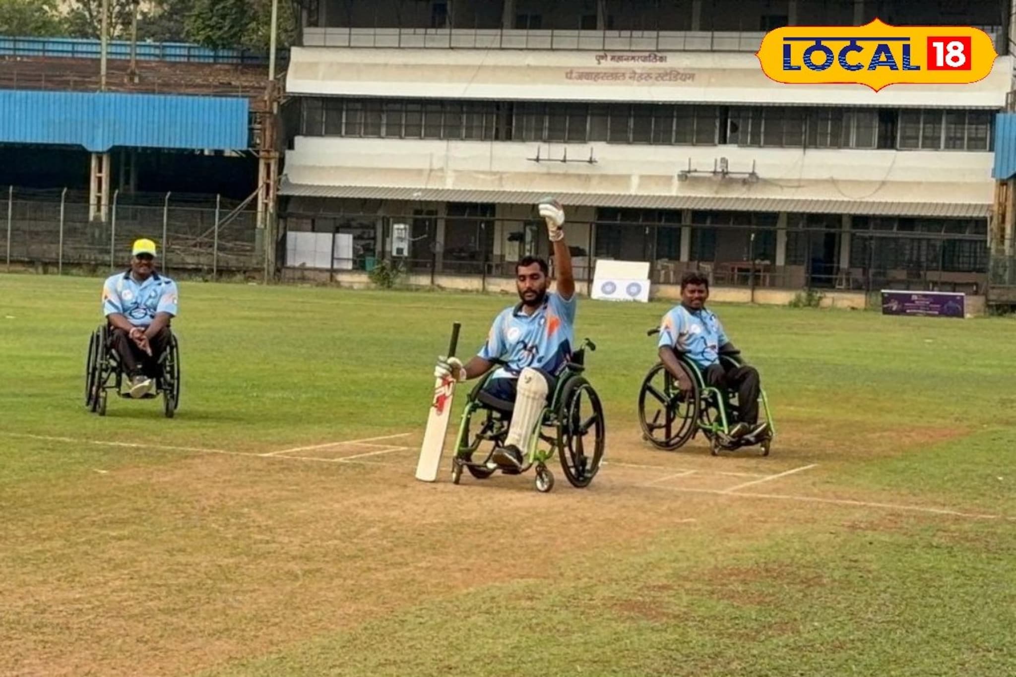 पाय गमावला Cricket सोडलं नाही! व्हिलचेअरवर मॅच खेळणाऱ्या ओंकारची गोष्ट! पाय गमावला Cricket सोडलं नाही! व्हिलचेअरवर मॅच खेळणाऱ्या ओंकारची गोष्ट!
