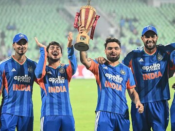 5 मॅच 5 चॅलेंज...  सीरिज जिंकली, पण T20 वर्ल्ड कपआधी टीम इंडिया 'एक्सपोज' झाली!