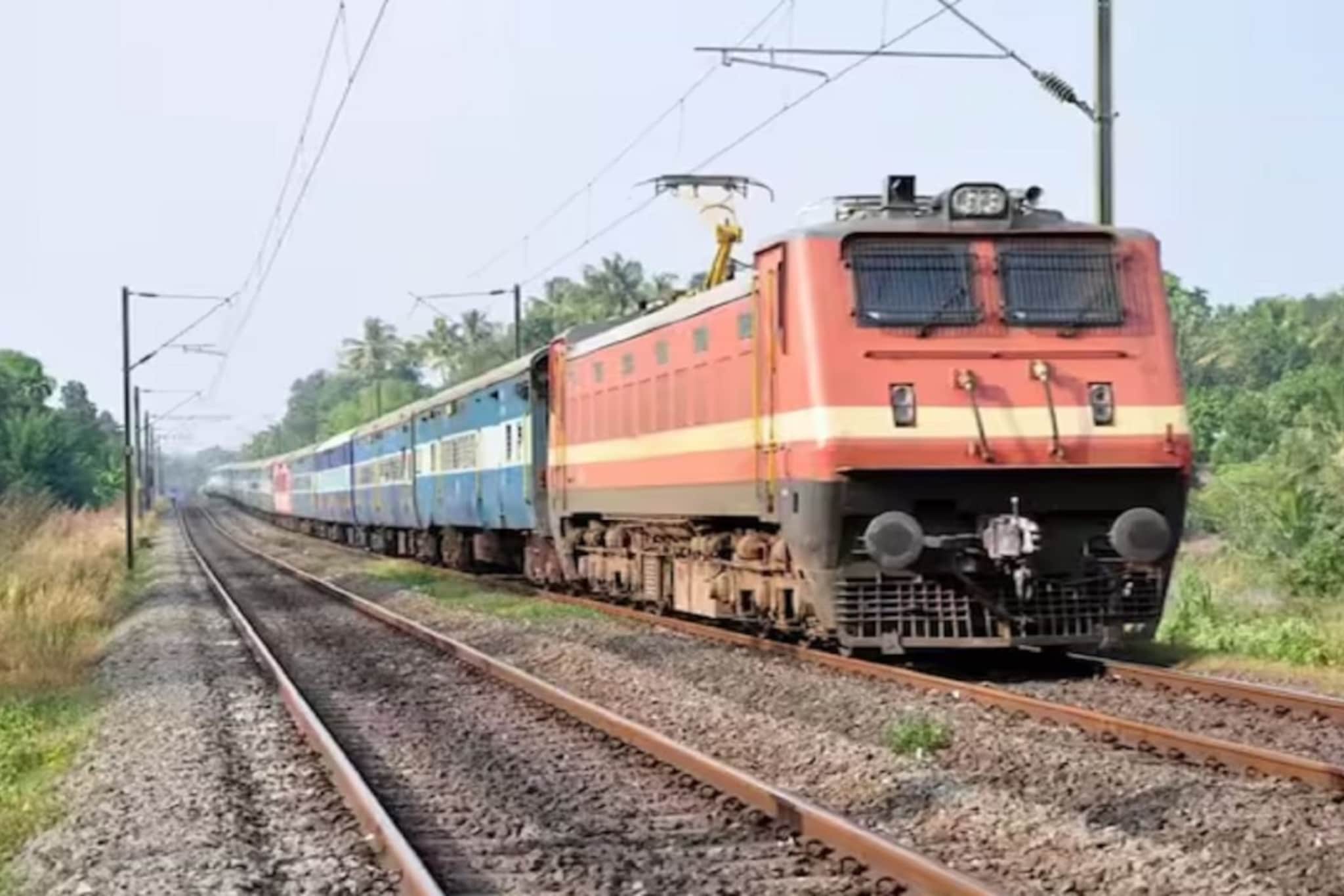 Indian Railways: तिकिट बुकिंगवर रेल्वेची मोठी अपडेट! लवकरच बंद होणार 'ही' सुविधा