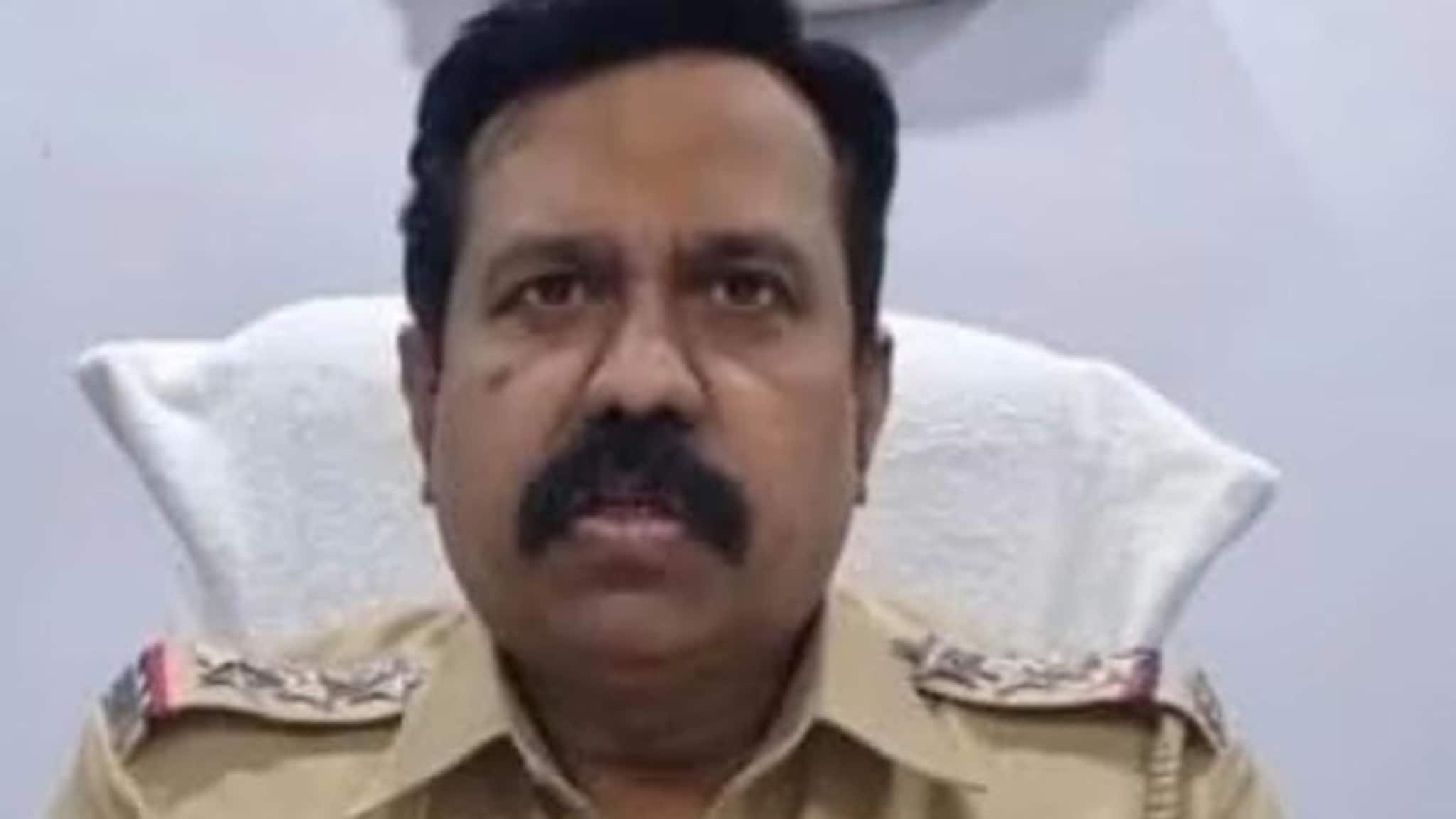 1 लाख घेताना साहेब अडकले, कपाड उघडताच एसीबीचे अधिकारी देखील चक्रावले