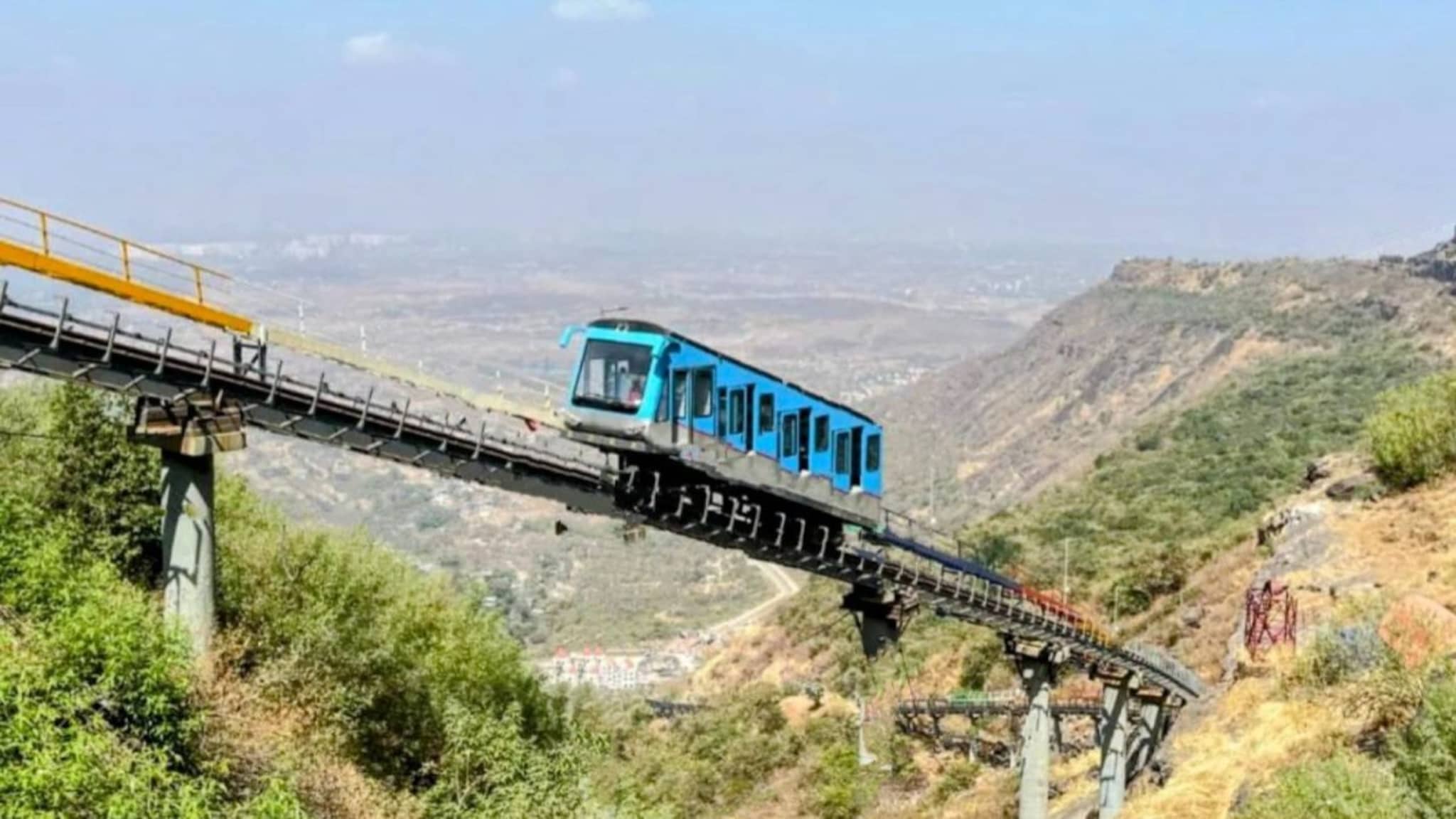 मलंगगडावर मोठी घटना, फ्युनिकुलर ट्रॉली अडकली, अनेक भाविक अडकल्याची भीती