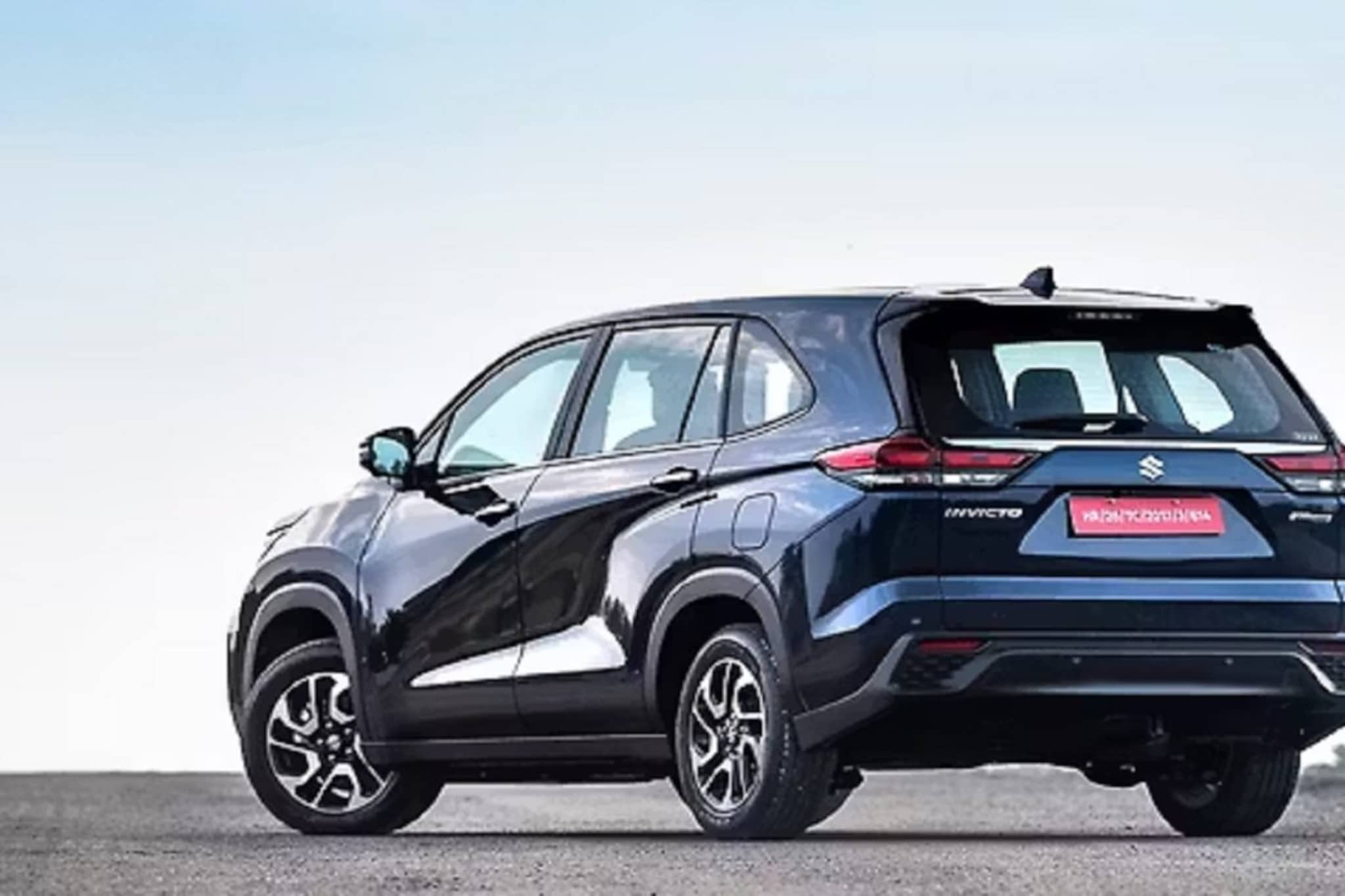 'या' 7-सीटर MPVवर मिळतंय 2.15 लाखांचं डिस्काउंट! देते 23.24 KM मायलेज