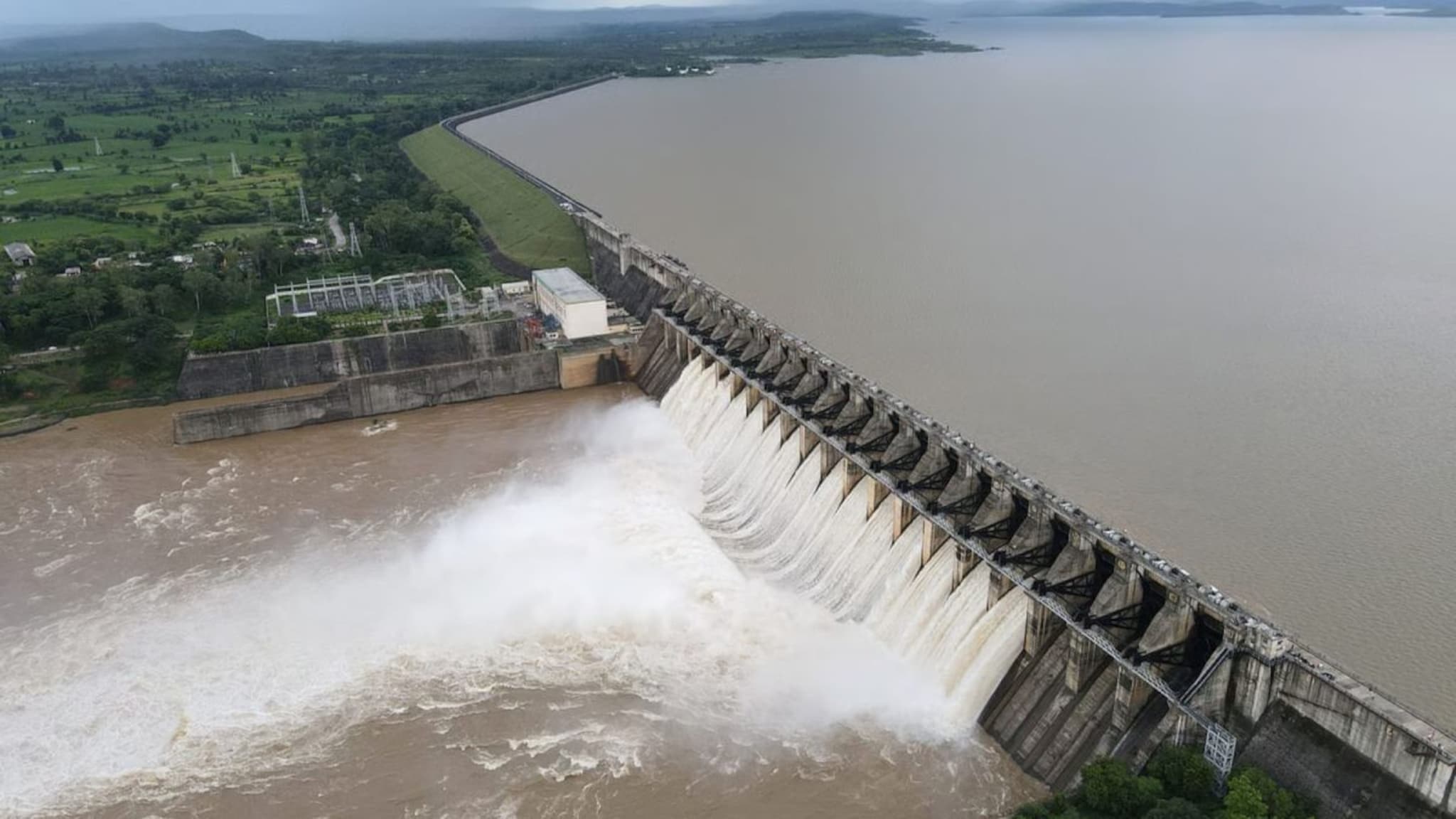 नाशिककरांनो पाण्याचा साठा जरा जपून! धरणांची सध्या स्थिती काय? जाणून घ्या एका क्लिकवर