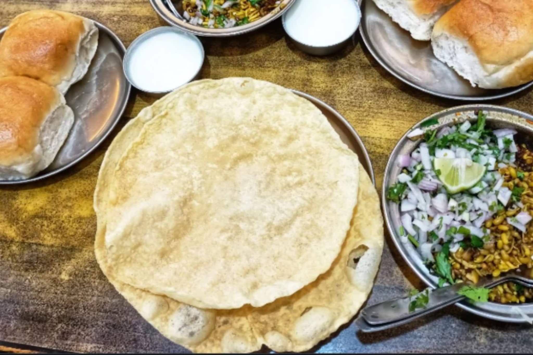 झणझणीत, तर्रीदार अन् टेस्टी... नाशिककर 'या' 6 मिसळ कधीही चुकवू नका!