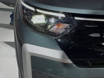 19.6 किमी मायलेज, अखेर आली भारतातील सगळ्यात स्वस्त 7 सीटर MPV, किंमत 5.62 लाख