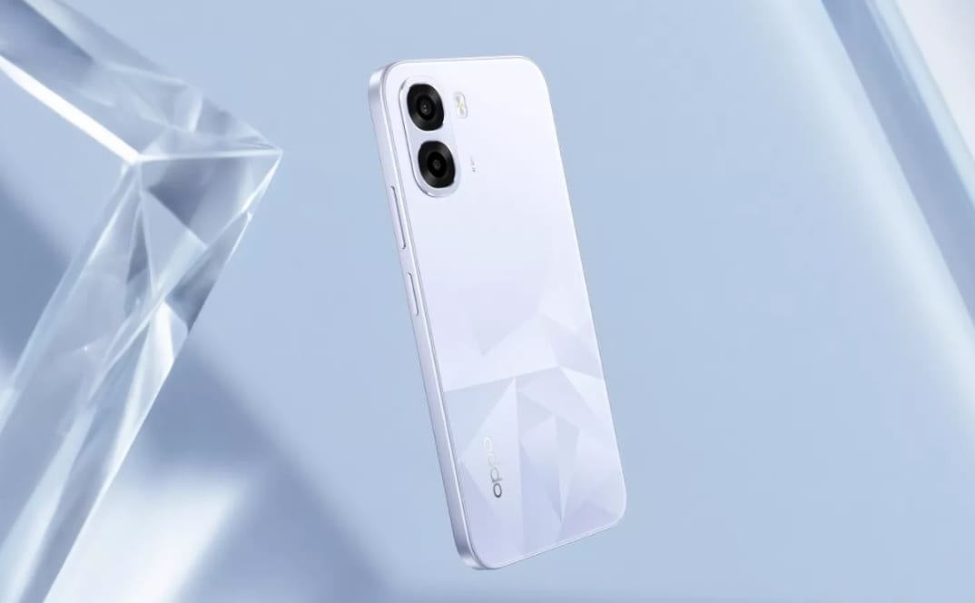 डिस्प्ले आणि डिझाइन : Oppo K14x 5G मध्ये 6.75-इंचाचा HD+ LCD डिस्प्ले आहे ज्याचे रिझोल्यूशन 720×1570 पिक्सेल आहे. हा डिस्प्ले 120Hz रिफ्रेश रेट, 240Hz टच सॅम्पलिंग रेट आणि 1125 nits पीक ब्राइटनेसला सपोर्ट करतो. कंपनीचा दावा आहे की हा फोन IP64 रेटिंगसह येतो, ज्यामुळे तो धूळ आणि स्प्लॅश प्रतिरोधक बनतो.