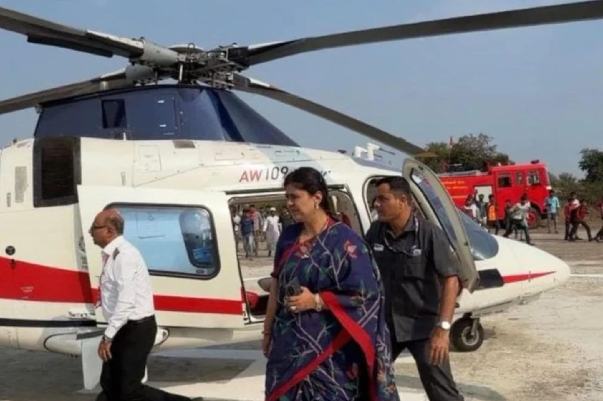 मोठी बातमी! मंत्री पंकजा मुंडे यांच्या हेलिकॉप्टरमध्ये पुन्हा तांत्रिक बिघाड