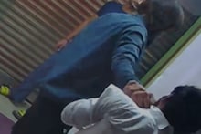 मंचर हादरलं! शटर ओढून सलूनमध्ये घुसले, मालकाला बेदम मारहाण; थरारक सीसीटीव्ही फुटेज व्हायरल