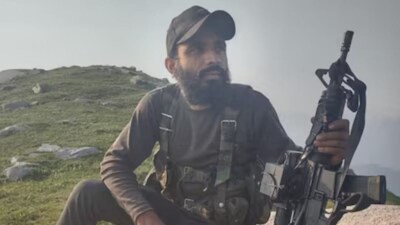 किश्तवाड़ में मोस्ट वांटेड जैश कमांडर सैफुल्ला ढेर, डेल्टा फोर्स ने दो आतंकियों को मार गिराया.