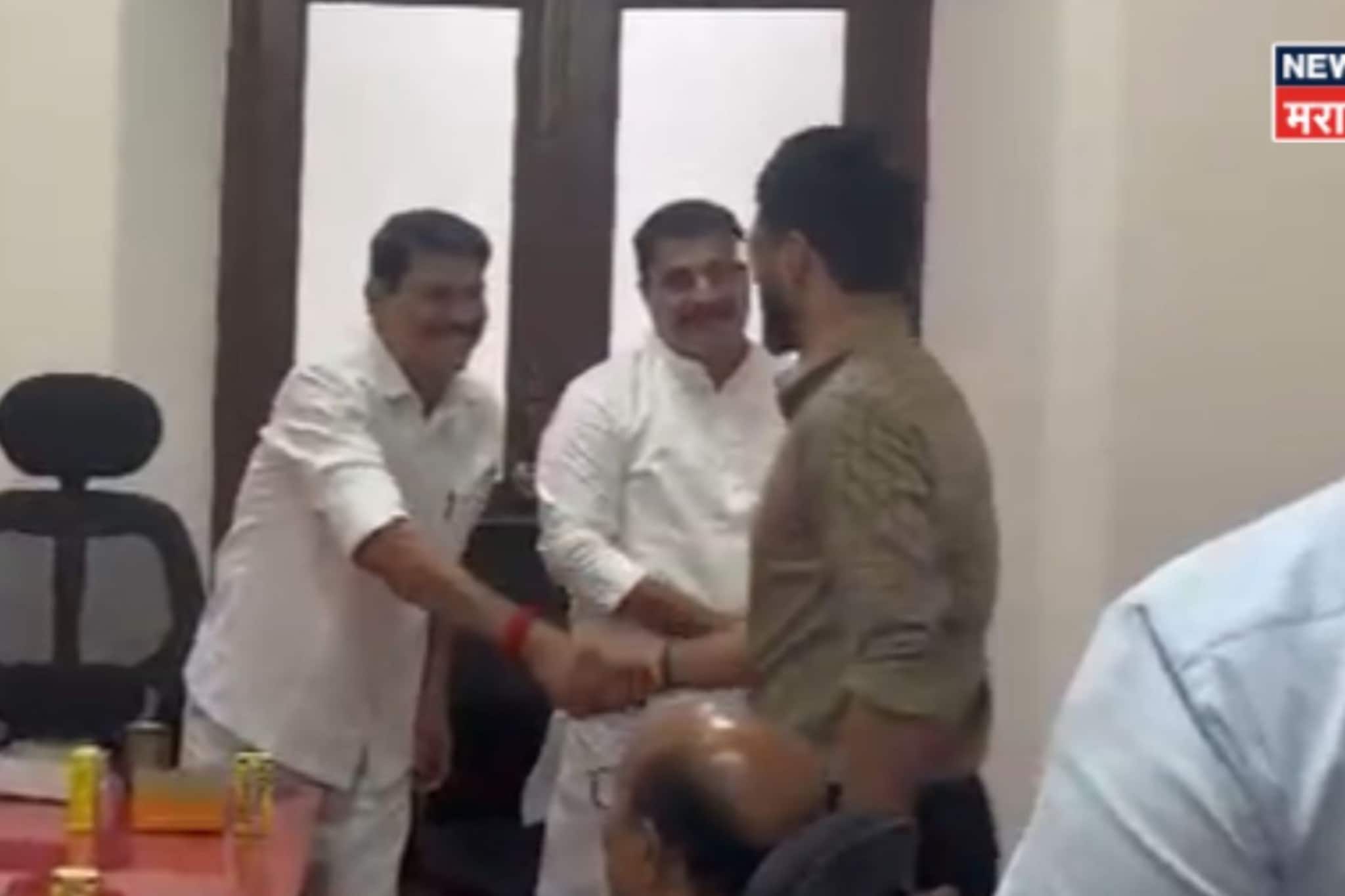 BMCत हाय-व्होल्टेज ड्रामा! ठाकरेंचा नगरसेवक थेट शिंदेंच्या आमदाराच्या भेटीला