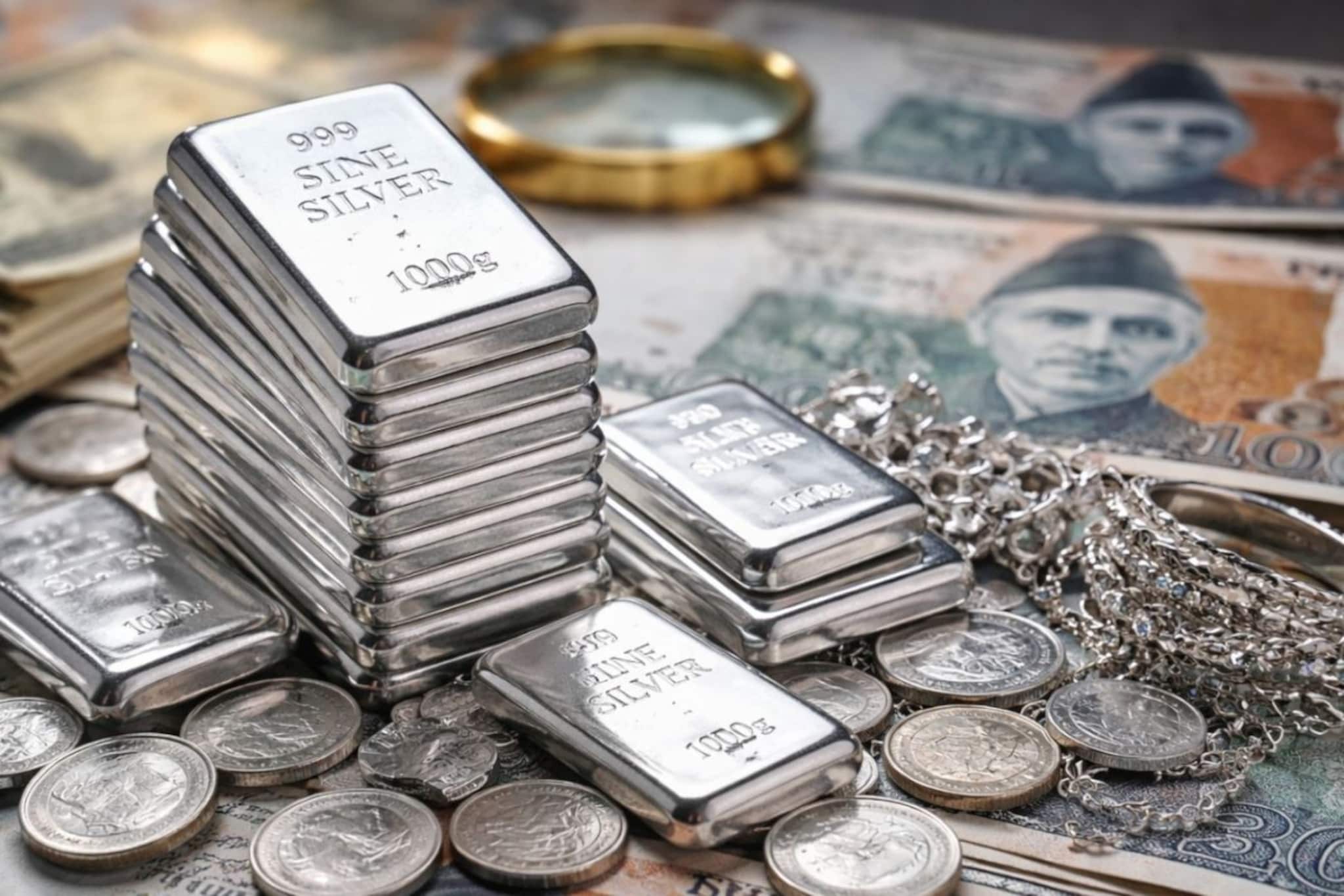 भारतात चांदी 290000 रुपयांना;पाकिस्तानात किंमत किती? दर वाचून विश्वास बसणार नाही