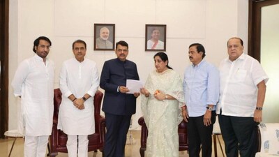 सुनेत्रा पवार-देवेंद्र फडणवीस