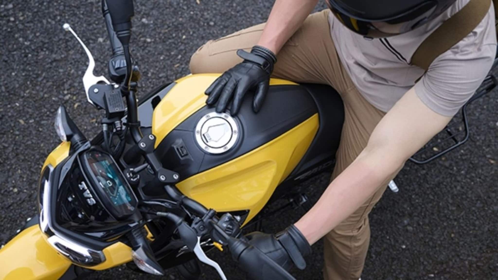 किती दिवस बसचे धक्के खाणार? 39 हजारांमध्ये घरी आणा Bike, भारतातल्या टॉप स्वस्त 5 बाईक्स