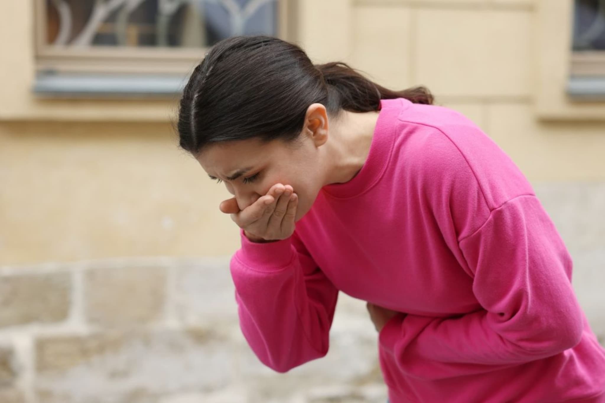 Vomiting : उलट्या, मळमळ का होते ? आयुर्वेदिक उपचारांनी करता येईल मात