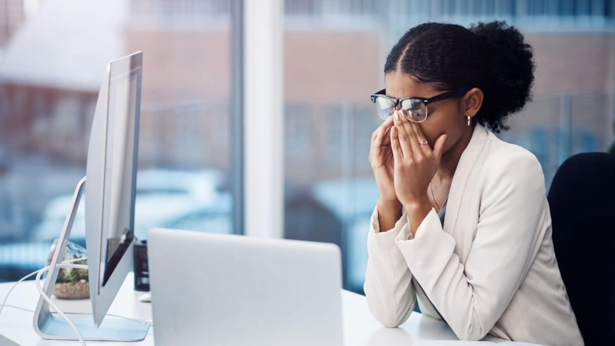 Burnout : अतिताणाचा शरीर - मनावर होतो परिणाम, बर्न आऊट होत असल्याचे संकेत शरीर कसं देतं ? बर्न आऊटवर कोणते उपाय करायचे ?