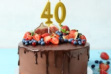 Supplements : चाळिशीत थकवा का जाणवतो ? आहारात कोणते बदल करणं गरजेचं ? चाळिशीत supplements घ्याव्यात का ?