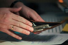 No Spend Challenge : नो स्पेंड चॅलेंजची का होतेय चर्चा, काय आहे No spend day, No spend week challenge चं महत्त्व