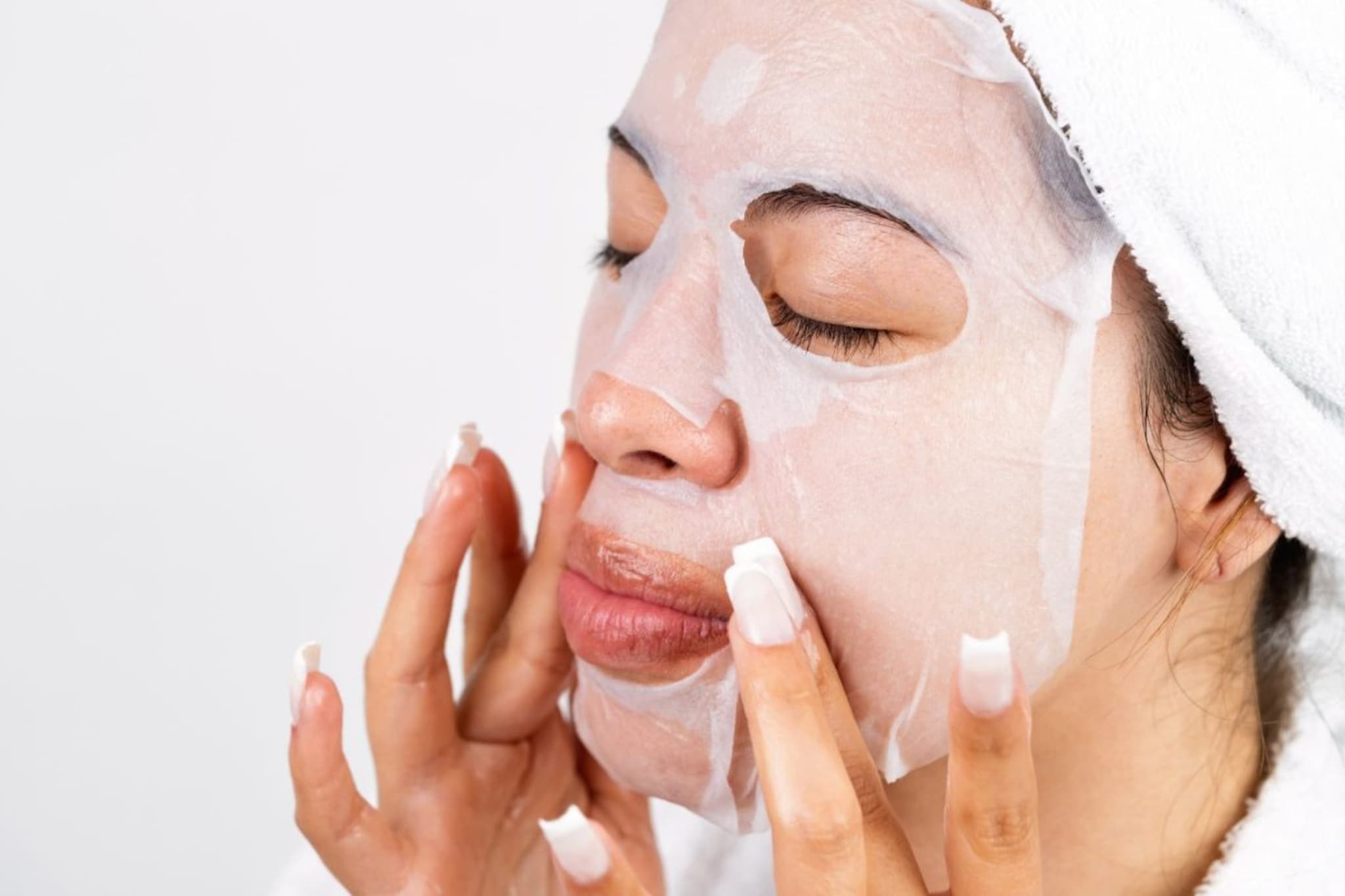 Skin Care : टवटवीत चेहऱ्यासाठी आयुर्वेदिक उपाय, घरी करता येतील सोपे फेसमास्क