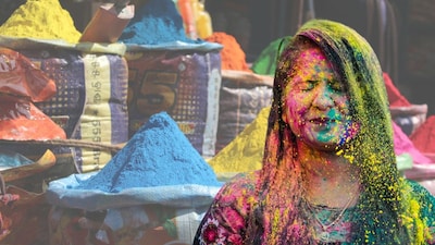 हल्ली बहुतांश लोक हर्बल किंवा नैसर्गिक रंग खरेदी करतात, जेणेकरून त्या रंगांमुळे कोणालाही इजा होऊ नये. पण जशी बाजारात इतर पदार्थांमध्ये भेसळ होते तसेच रंगही केमिकलयुक्त असू शकतात. म्हणूनच चांगले रंग कसे ओळखायचे यासाठी आज आम्ही तुम्हाला काही सोप्या टिप्स सांगत आहोत.