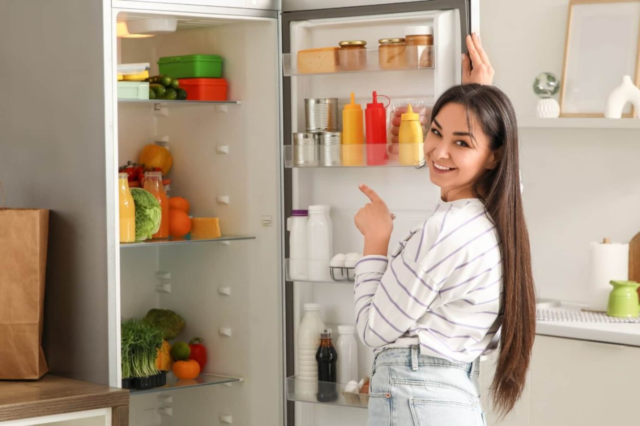 'या' चुकीने कमी होऊ शकते फ्रिजचे आयुष्य, वाढत जाईल वीज बिल! एक्स्पर्टची माहिती 'या' चुकीने कमी होऊ शकते फ्रिजचे आयुष्य, वाढत जाईल वीज बिल! एक्स्पर्टची माहिती